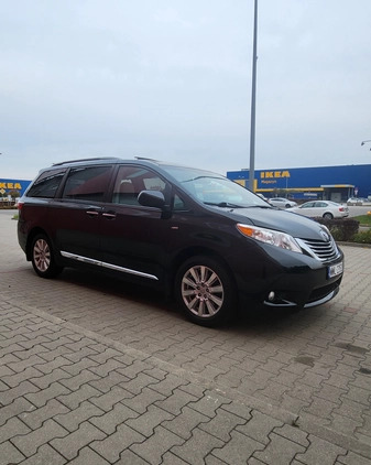 Toyota Sienna cena 109000 przebieg: 170000, rok produkcji 2017 z Ząbki małe 121